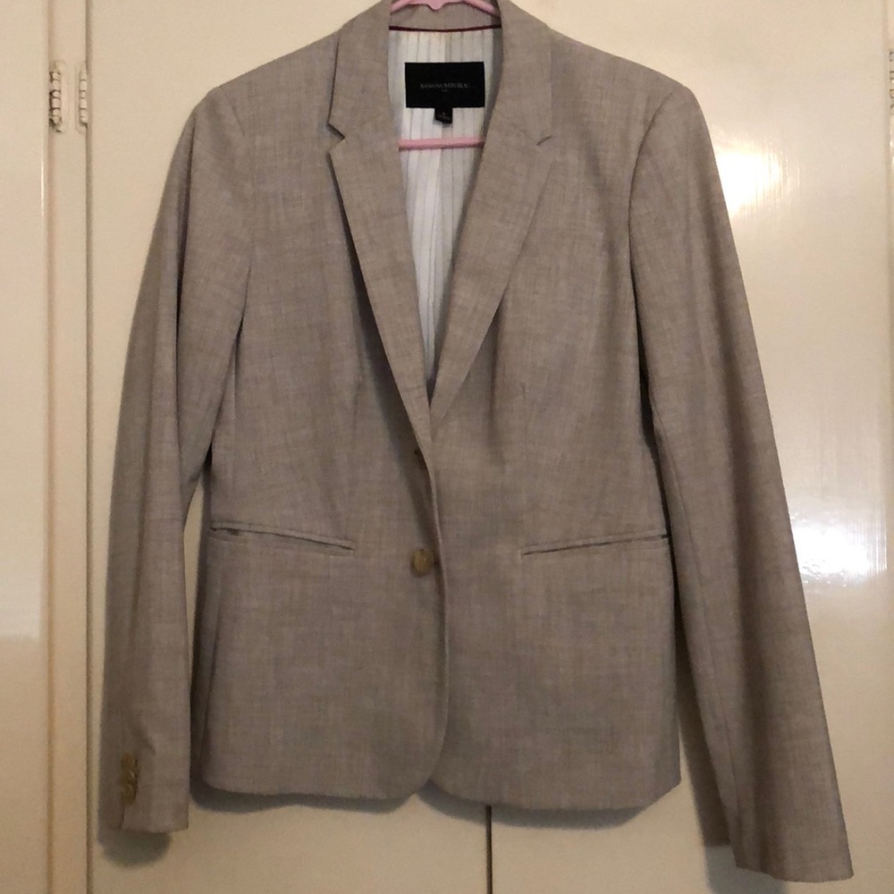 Banana Republic beige blazer